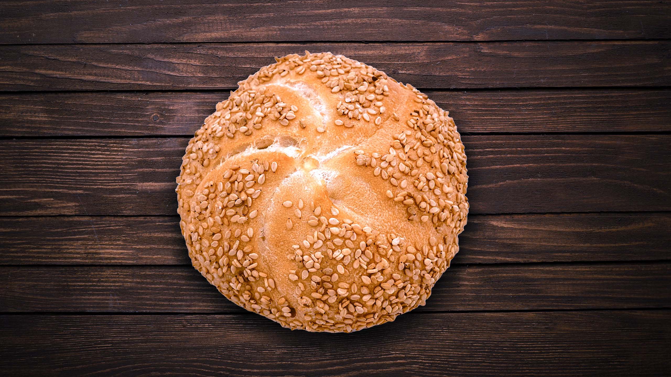 Kaiser Roll, Sesame